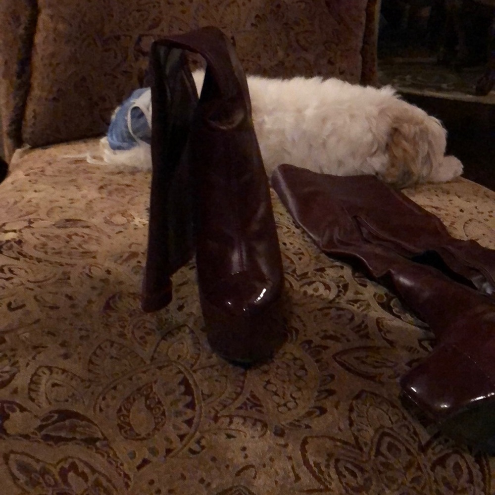 Boots - Picture 2 of 3